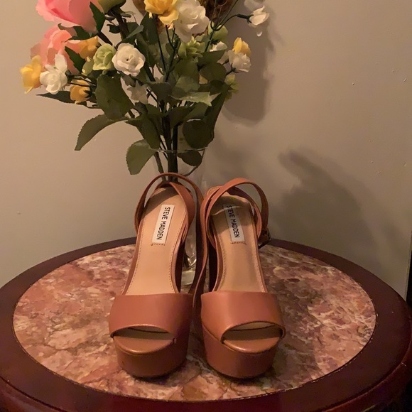 Women’s Shoes - Picture 2 of 10